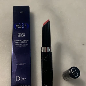 Läppstift  - Läppstift och kan användas som kräm rouge. Aldrig använd 250kr