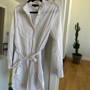 Skjorta  - Skjorta från softrebels, jag har använt den som klänning 🤍