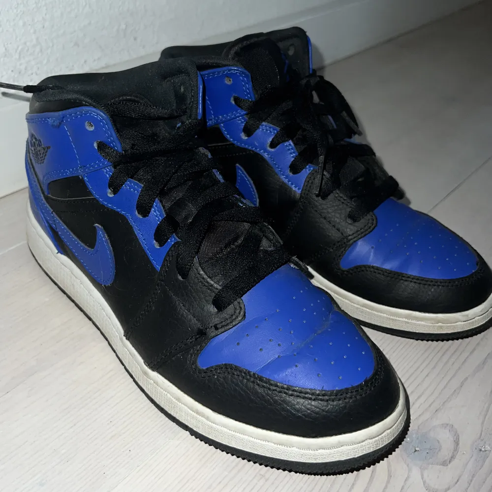 Jordans i storlek 38, endast använda 2 ggr. Nypris 2999kr. Skor.