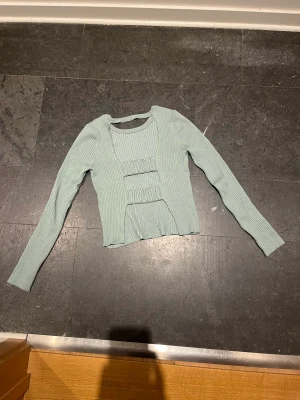chiquelle topp 💚 - använd en gång! underbar färg! 💚 xs/s i storlek. frakt tillkommer 