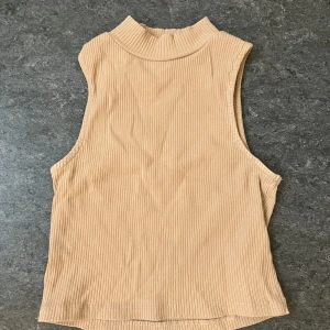 Linne - Linne från Lager 157. Storlek M/L. Den är lite liten i storleken men passar mig som är S/M. För mer bilder eller information är det bara att höra av sig 😊