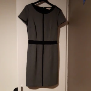 Klänning - Snygg klänning från Esprit. Mycket bra skick. Storlek M.