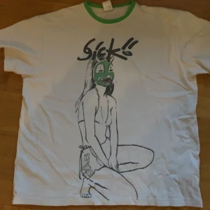 Sicko Born From Pain Grön T-Shirt - Size M, Inte äkta