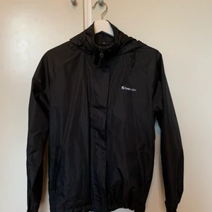 Jacka - Svart regnjacka