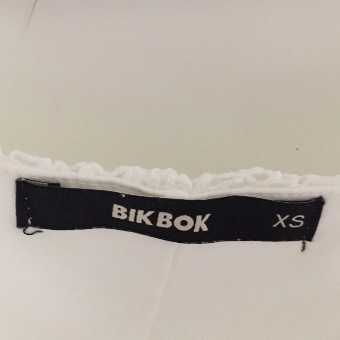 Två klänningar i olika färg  - 91