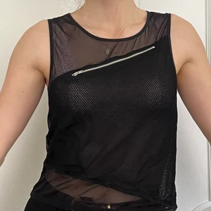 y2k topp - storlek: S. möts upp i stockholm eller fraktar 🖤