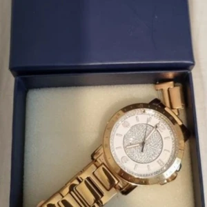 Tommy hilfiger  - Äkta Tommy hilfiger klocka köpt på guldfynd  Rose färg 