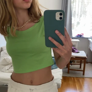 grönt linne - säljer detta söta gröna linnet, skriv privat vid fler frågor 💞
