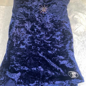 Gymnastikdräkter  - De blå är storlek small och den svarta är storlek small i barnstorlek 