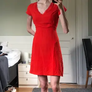 Jättefin röd klänning. Aldrig använd