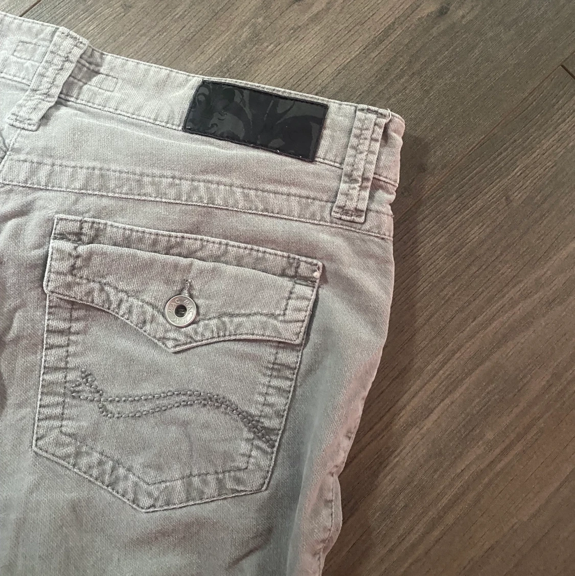 Lådmidjade jeans - 1