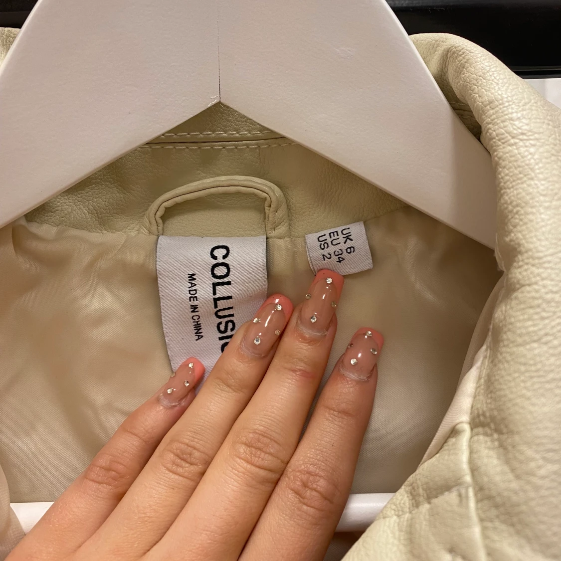 Creme vit jacka - 90