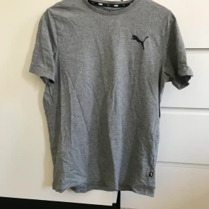 Puma  - Säljer denna för att den inte kommer till någon användning... storlek M