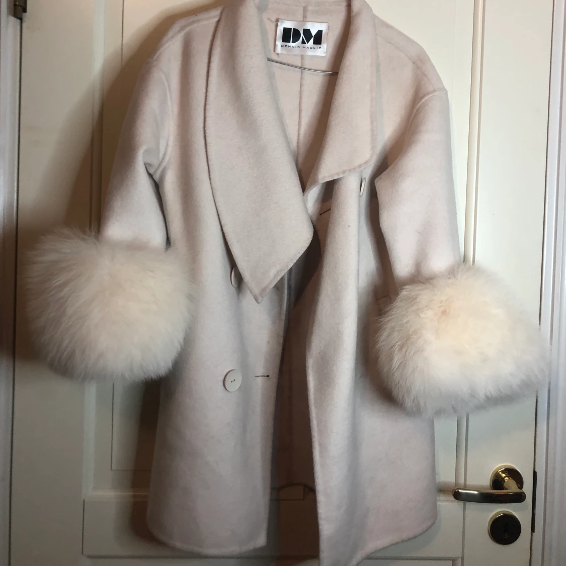 Snygg fluffig lyxig jacka från DM