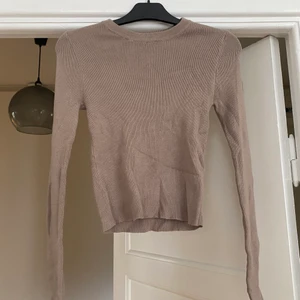 Stickad tröja - Aldrig använd 