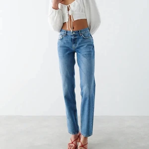 Low waist jeans gina - Ginas superpopulära slutsålda jeans! Lågmidja och rakpassform! Helt nya med prislapp kvar! ❌TRYCK INTE PÅ KÖP DIREKT❌