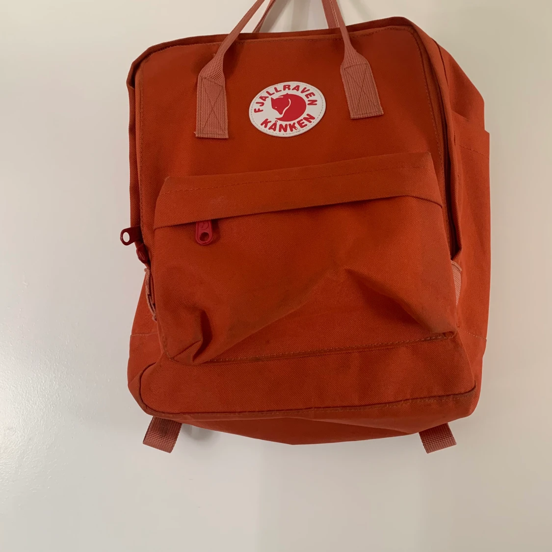 Orange fjällräven kånken