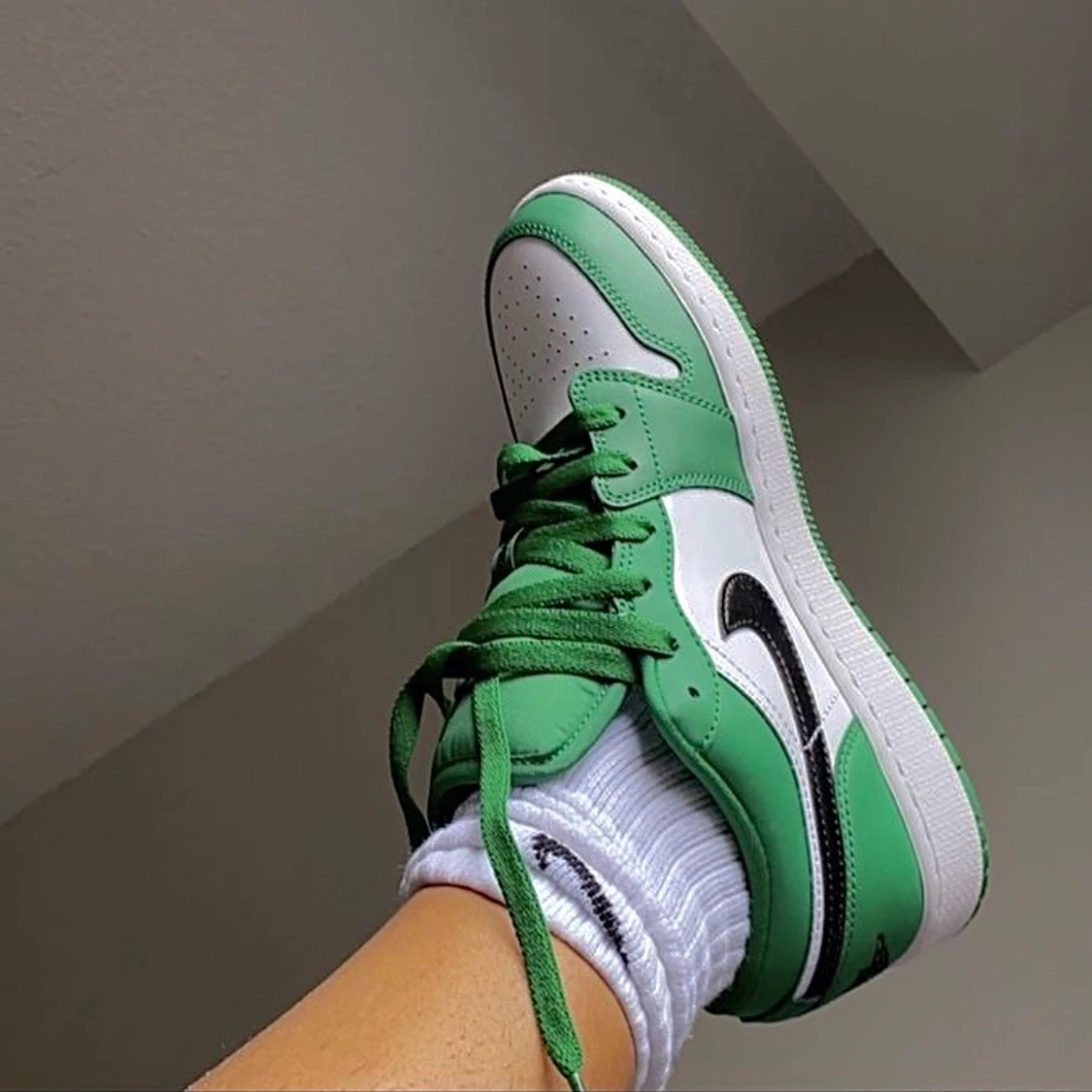 Jordan 1 pine green low