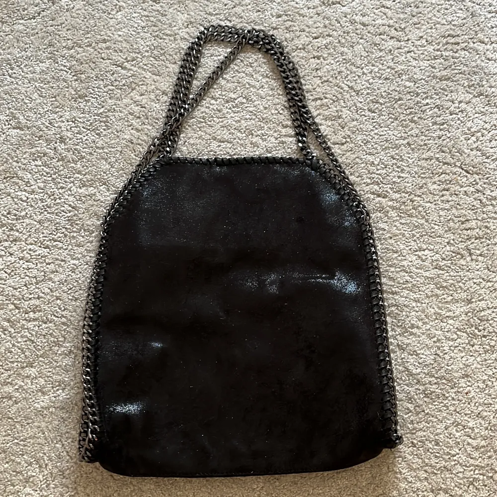 En vallecomfy väska som använt 2 gånger💘. Väskor.