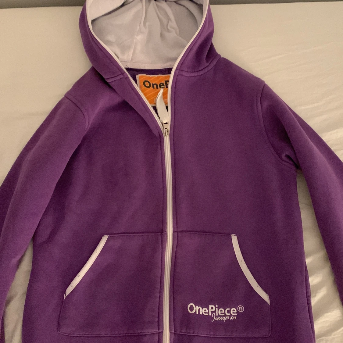 Jag säljer min one piece  - 90