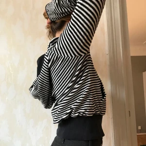 Nike hoodie - Randigt Nike hoodie🤘🏽 luva, långa armar