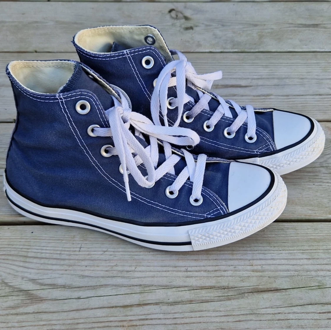 Mörkblå Converse  - 91