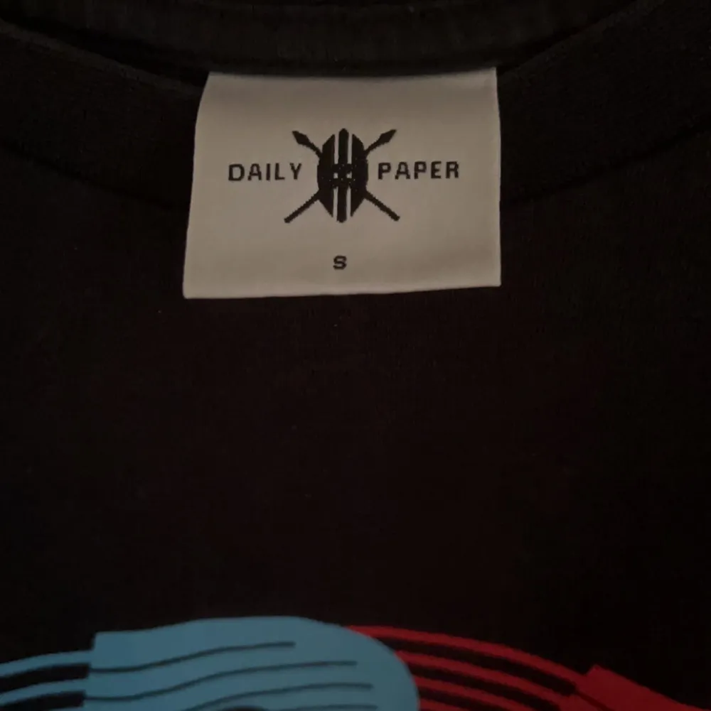 Oversize Daily paper tshirt i använt men felfritt skick.. T-shirts.