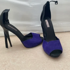 Klackar Zara - Fina klackar. Stl 40. Använda ett fåtal gånger. Blålila framdel. 