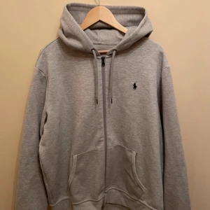 Ralph Lauren Zip Hoodie - Storlek L Fri frakt Skriv innan du köper
