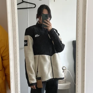 north face denali gravel fleece L - Helt ny med tags kvar The north face Denali gravel Nypris 1899