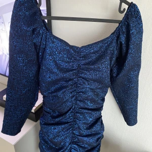 Nyårsklänning - Perfekt klänning till nyår! Använd 1 gång. 