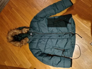 Jacka. Hodie  - Str på jackan 34 och på Hodien s 