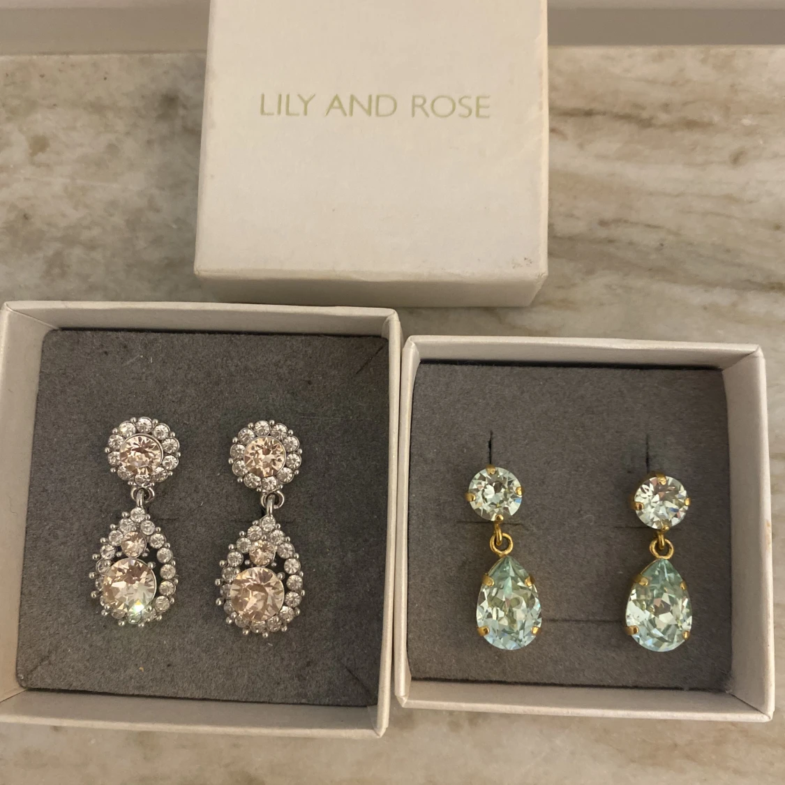 Lily and Rose örhängen 