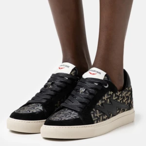 Zadig skor - Säljer dessa zadiq skor ganska använda men fortfarande jätte fina! 