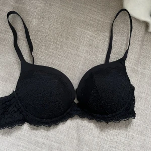 Bh - Superfin push upp bh från märket ”Ella M” från Lindex💙Skön och lyxig, storlek 70B.