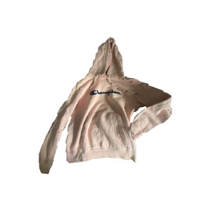 rosa champion hoodie  - rosa champion hoodie, använd några gånger! osäker på frakten. M/L