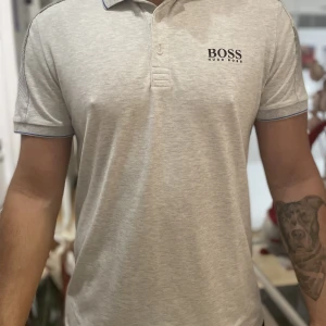 Hugo boss piketröja - Storlek XL. 