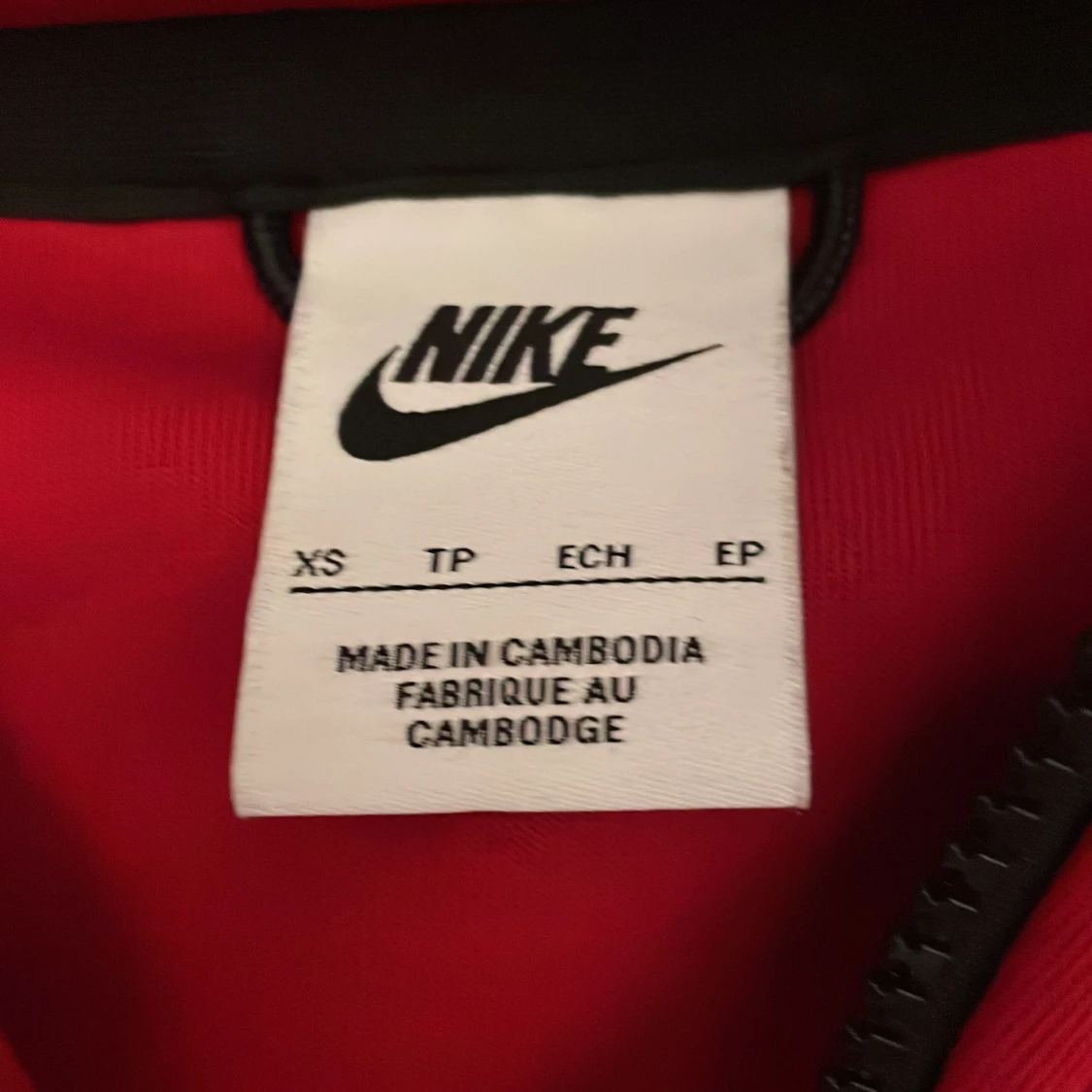 Röd Nike tech   - 90