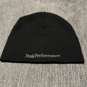 Peak performance mössa  - Peak mössa i bra skick, använd 3ggr. 