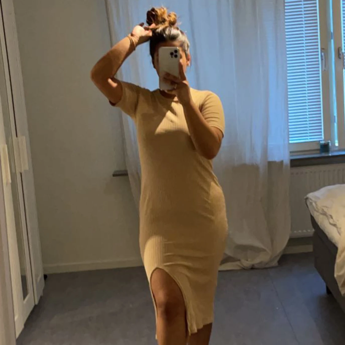 Beige klänning  - 90