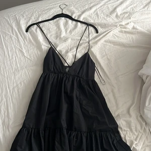 Säljer populär klänning från zara  - I mycket fint skick