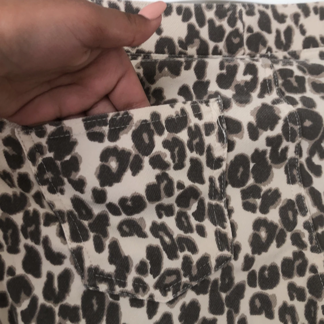 H&M liopard mönstrade jeans - 91