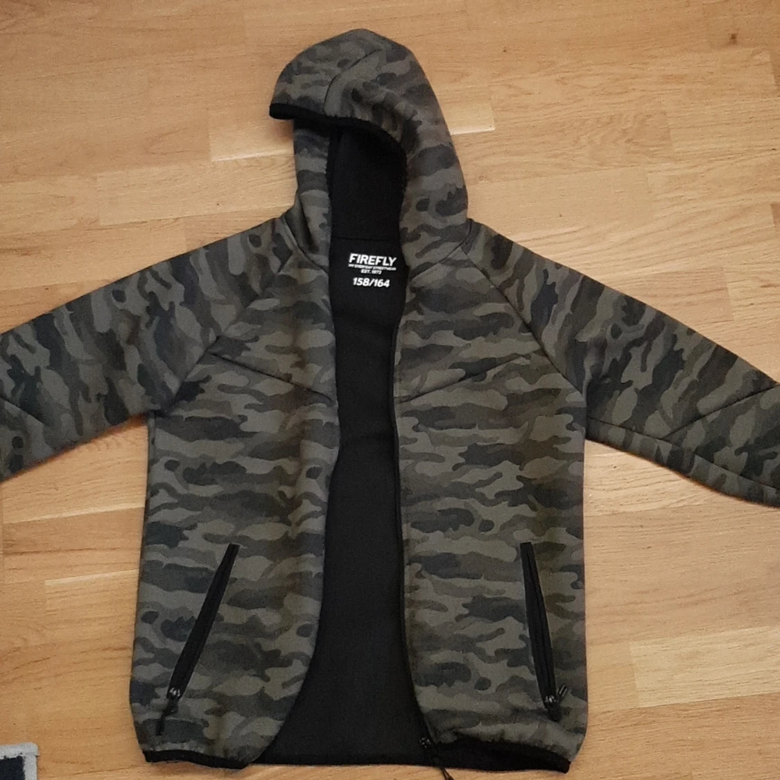 Grade school size/ women's  - 90