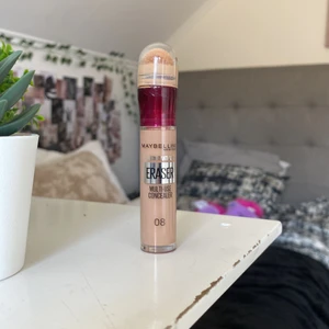 En helt ny concealer! - Det är en helt ny concealer / maybline (smink)