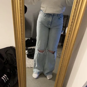 Byxor - Jeans från ginatricot köparen står för frakt