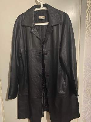 Selling this hella cool and long vintage leather jacket. Price can be discussed 