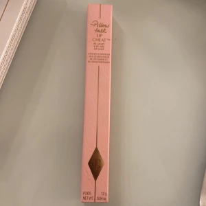 Lip liner pillow talk - Från Charlotte tilbery helt ny, nypris 300kr