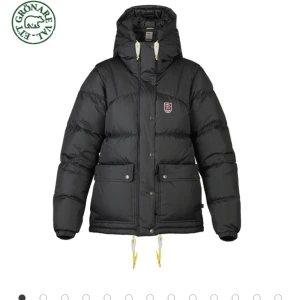 Fjällräven down lite  - Säljer min vinterjacka i nyskick, använd fåtal gånger. Köpt för 7000  Xxs men passar även xs och s 