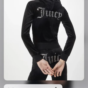 Juicy couture - Svart juicy J på tröjan är halv annars bra skick