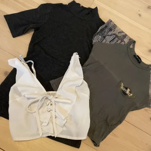 Toppar - 3 stycken toppar i storlek S.